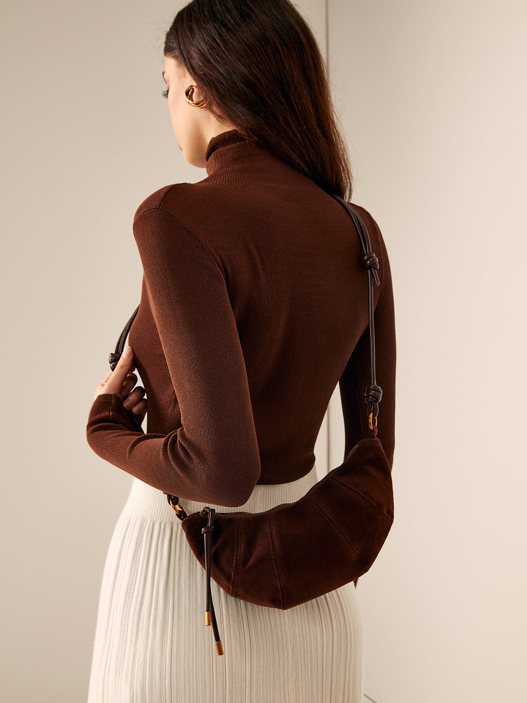 Minimalistyczna Torebka Crossbody w Kształcie Croissanta