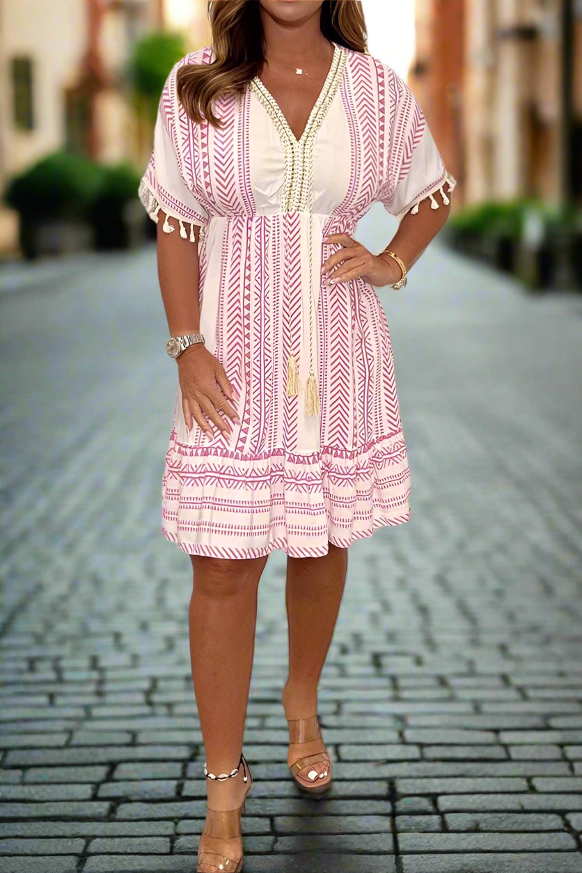 Magdalena | Elegancka Sukienka w Wzory