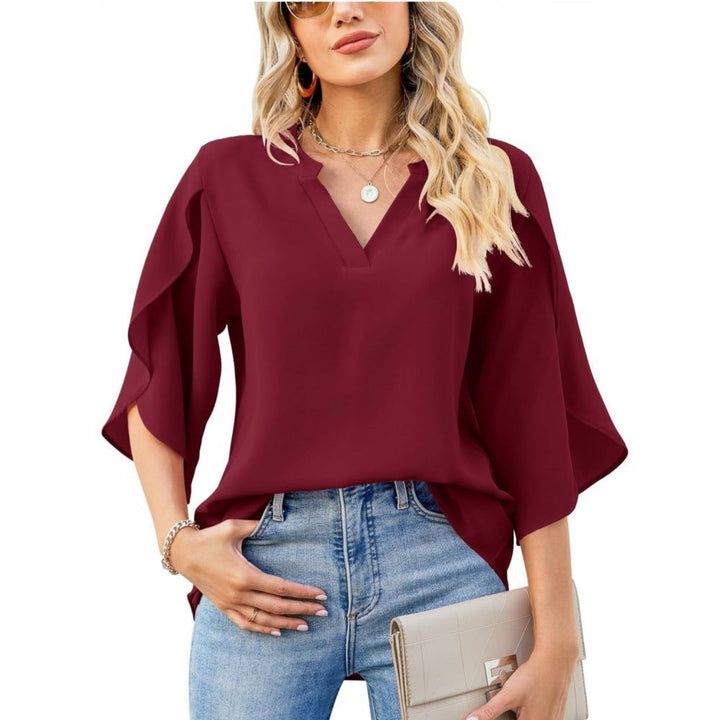 Alicja | Elegancka bluzka letnia z chiffonem i dekoltem w szpic