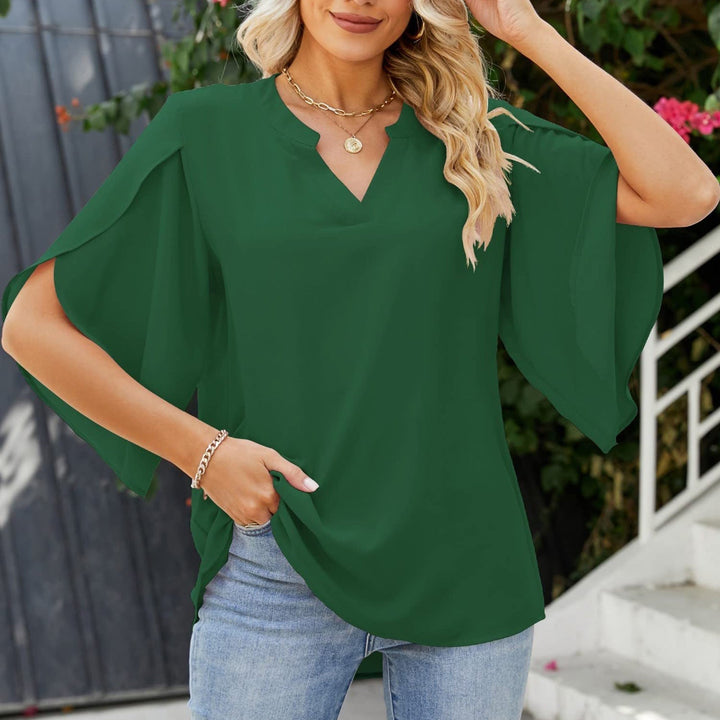 Alicja | Elegancka bluzka letnia z chiffonem i dekoltem w szpic