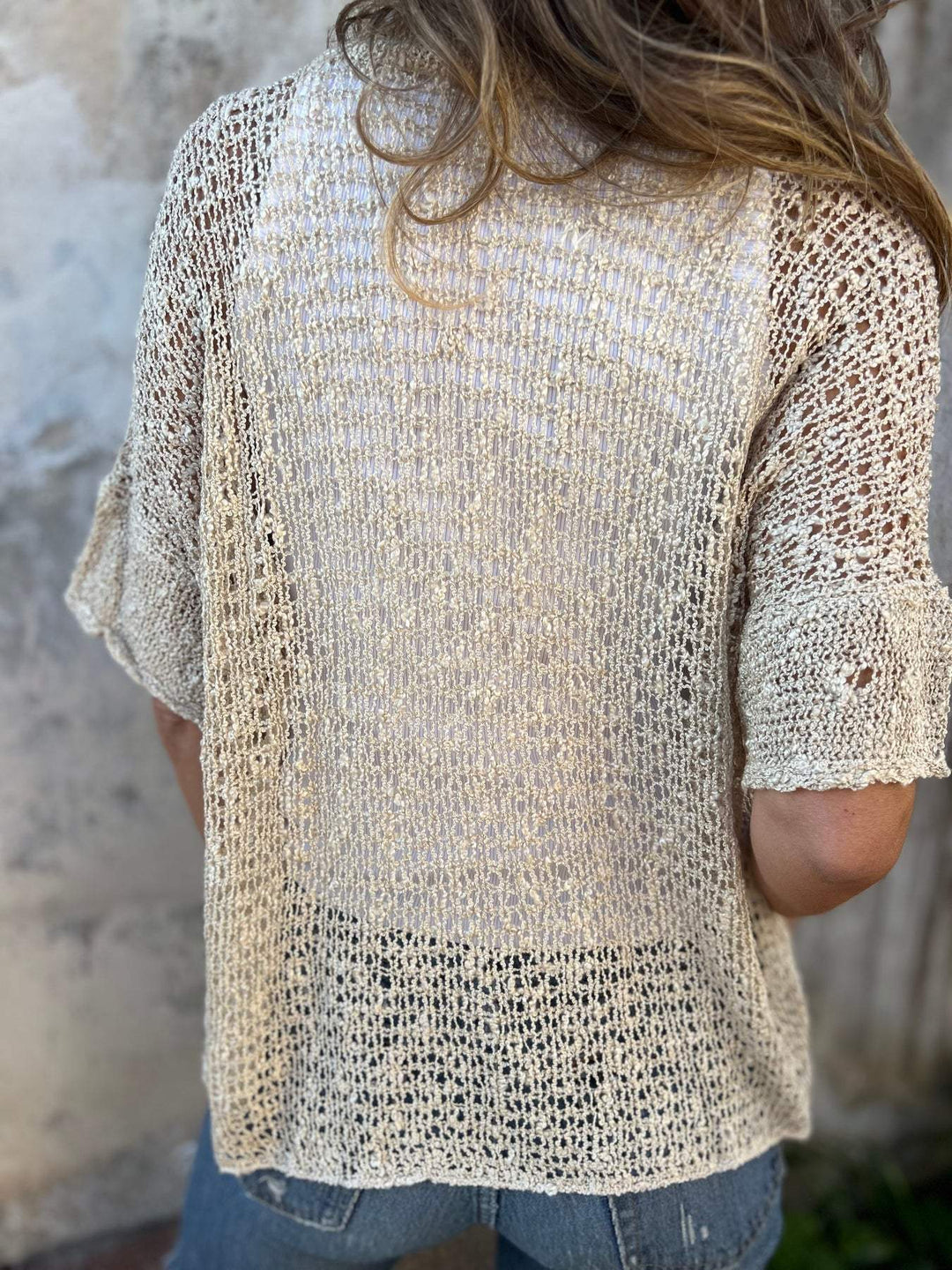 Zinnia | Elegancki sweter z dekoltem w serek i wycięciami